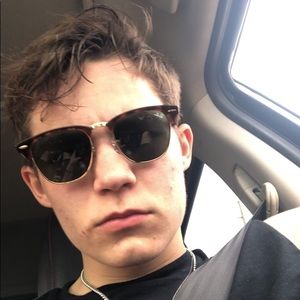 Meet your Posher, Robert